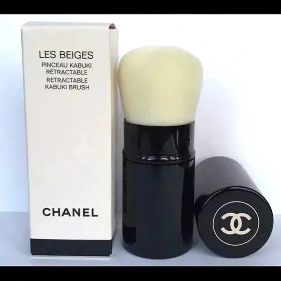 NIB CHANEL RETRACTABLE KABUKI BRUSH - Picture 1 of 4